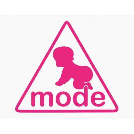 Sticker autocolant autoturism - Baby mode - 12 x 10.6 cm Roz