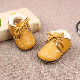 Pantofiori galben mustar imblaniti pentru bebelusi (marime disponibila: 0-3