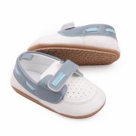 Pantofiori albi cu bleu de ocazie pentru baietei (marime disponibila: 9-12 luni