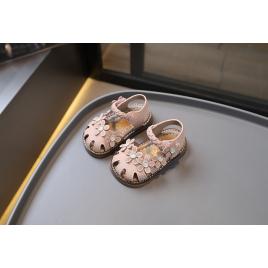 Sandale roz pudra pentru fetite - floricele (marime disponibila: marimea 21)