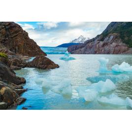 Fototapet autocolant PVC Micul iceberg din Patagonia, 160x240 cm